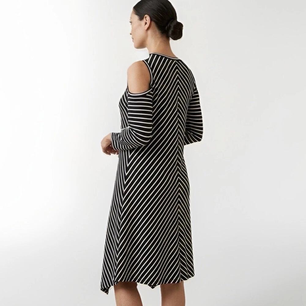 Lane Bryant 14/16 Black White Chevron Stripe Cold Shoulder